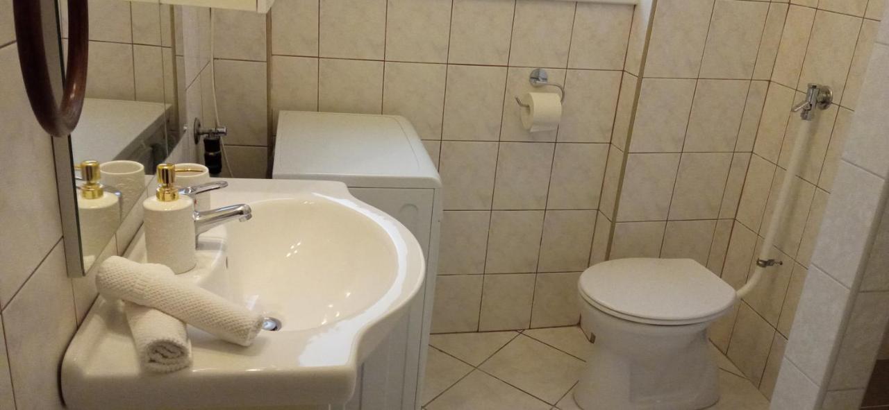 Duna Szecsi Apartman Boedapest Buitenkant foto