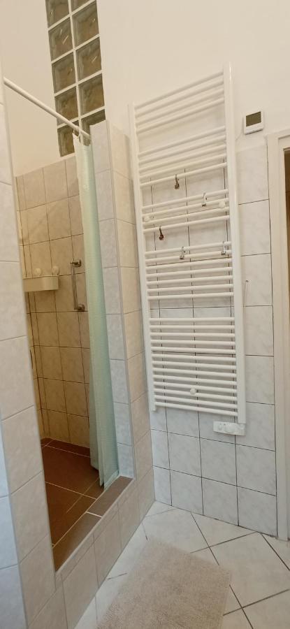Duna Szecsi Apartman Boedapest Buitenkant foto