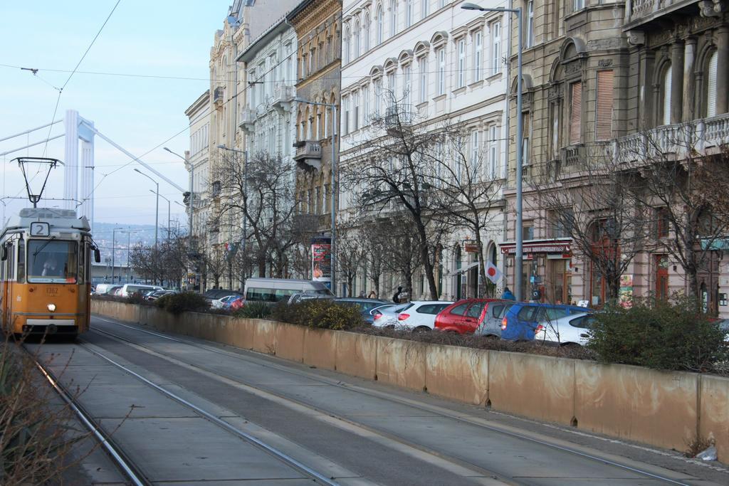 Duna Szecsi Apartman Boedapest Buitenkant foto