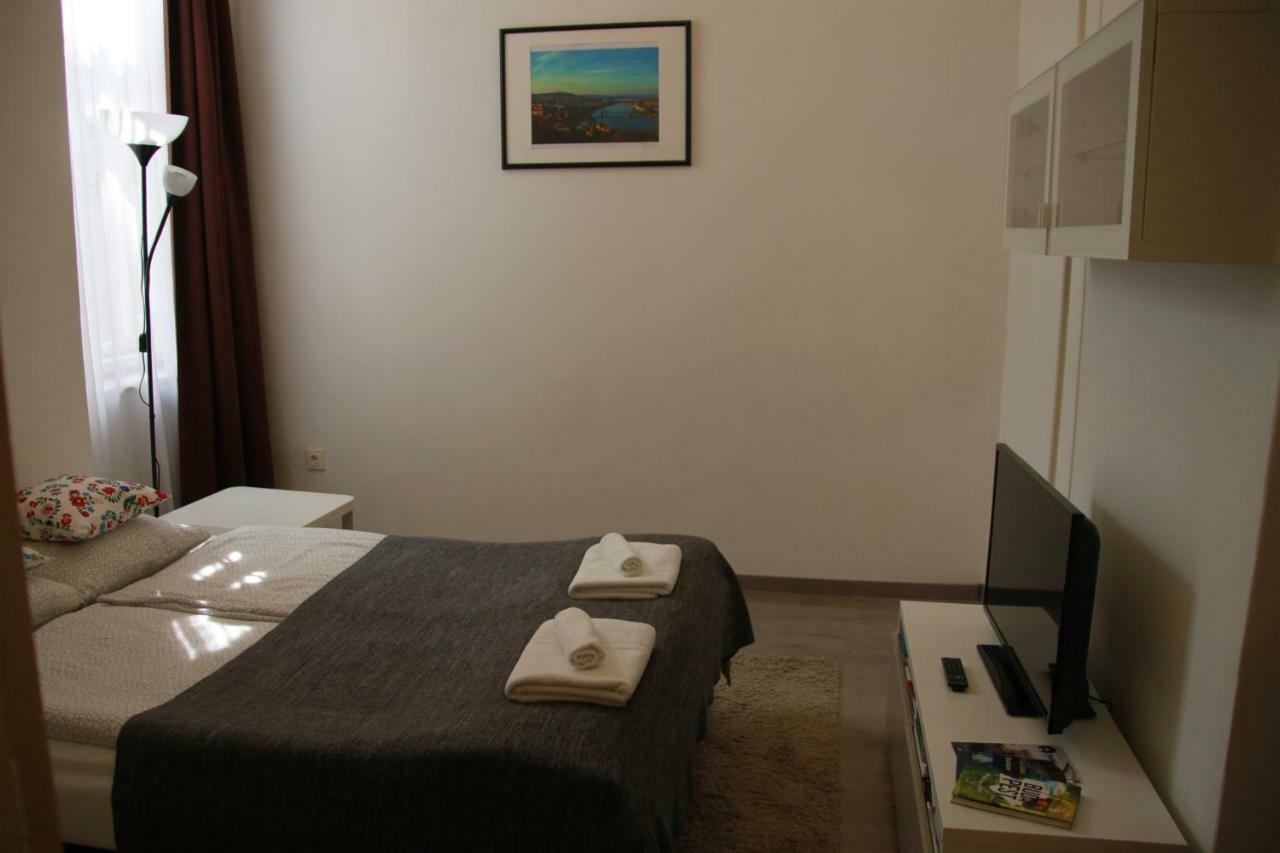 Duna Szecsi Apartman Boedapest Buitenkant foto