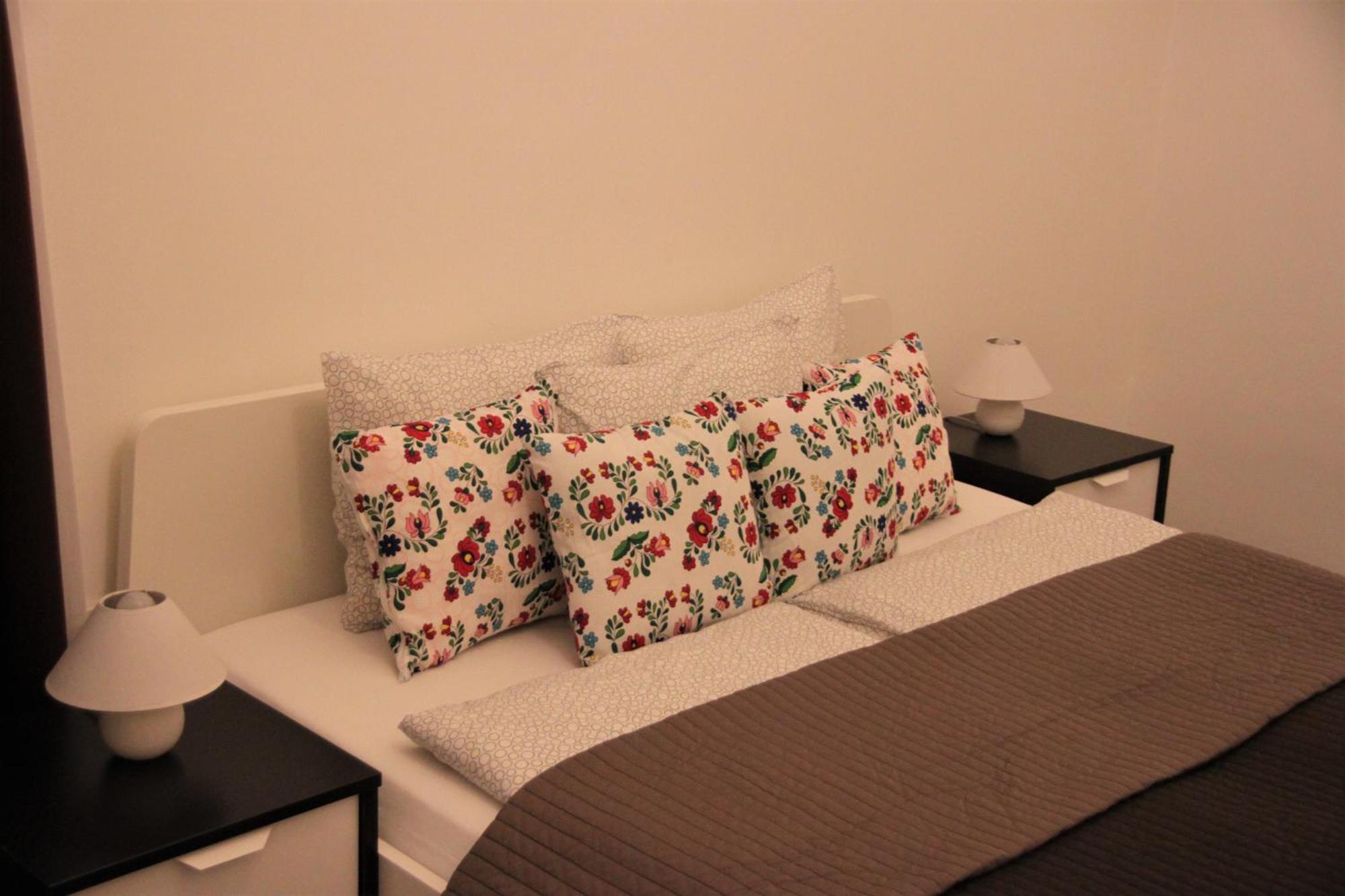 Duna Szecsi Apartman Boedapest Buitenkant foto