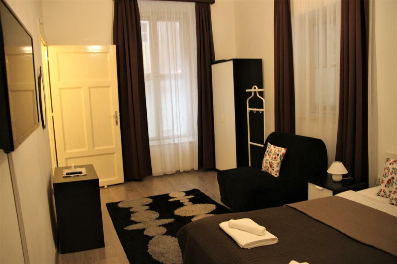 Duna Szecsi Apartman Boedapest Buitenkant foto